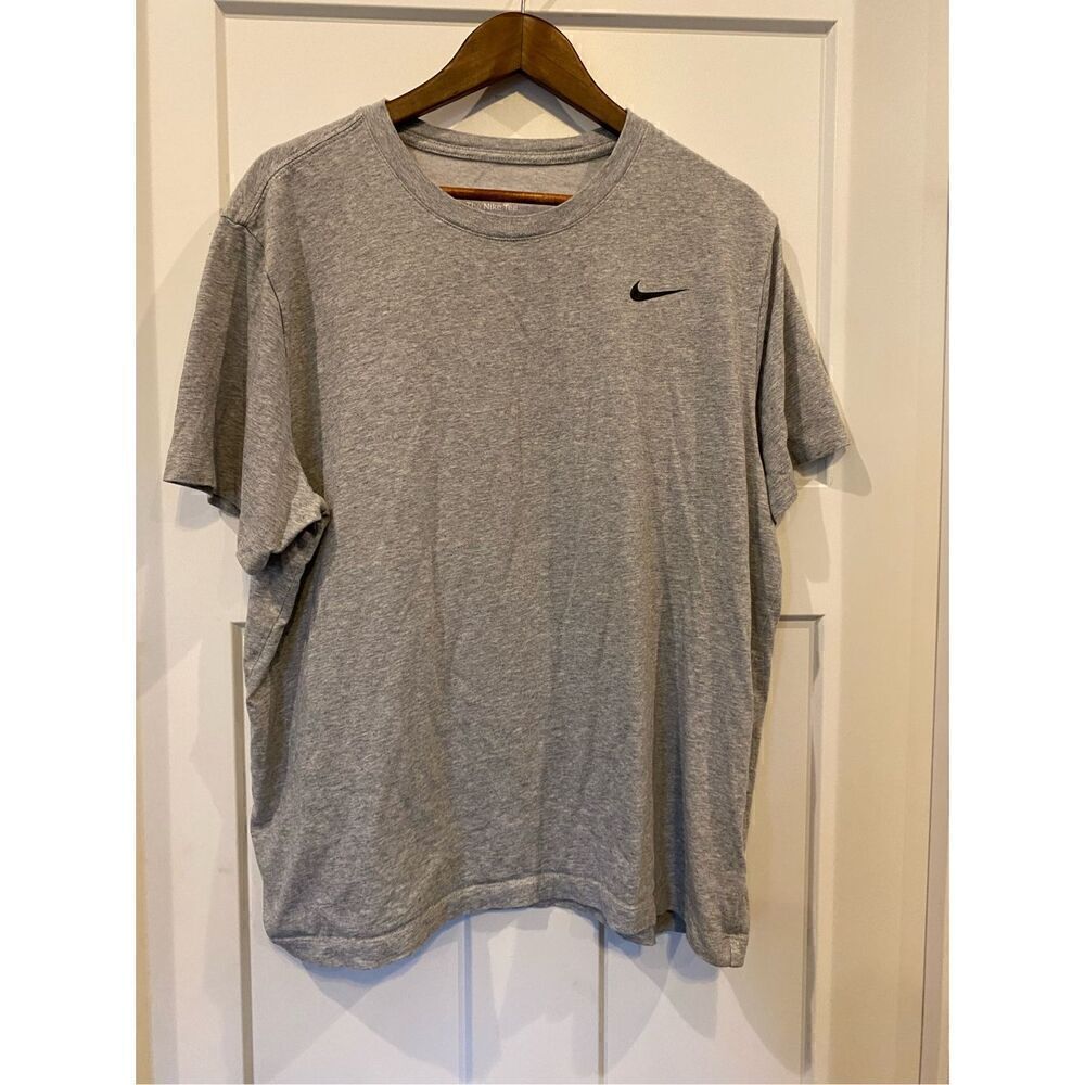 Nike Tshirt bundle of 2 workout tees dri-fit